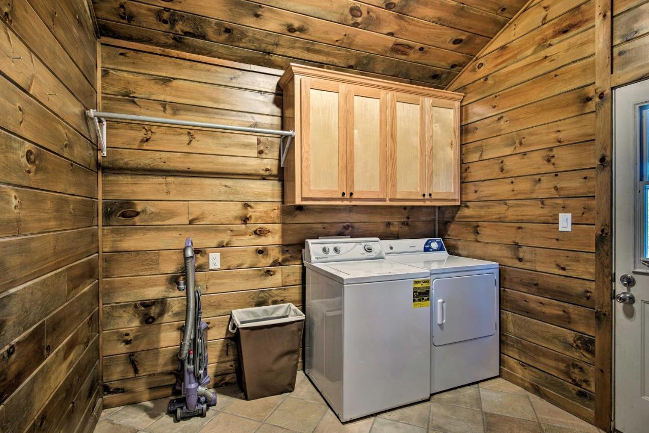Broken Bow Mountaintop Home With Hot Tub! 외부 사진