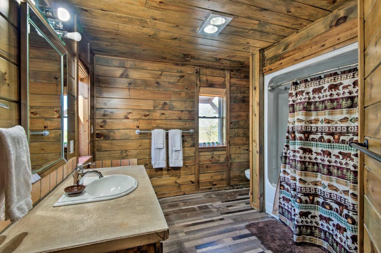 Broken Bow Mountaintop Home With Hot Tub! 외부 사진